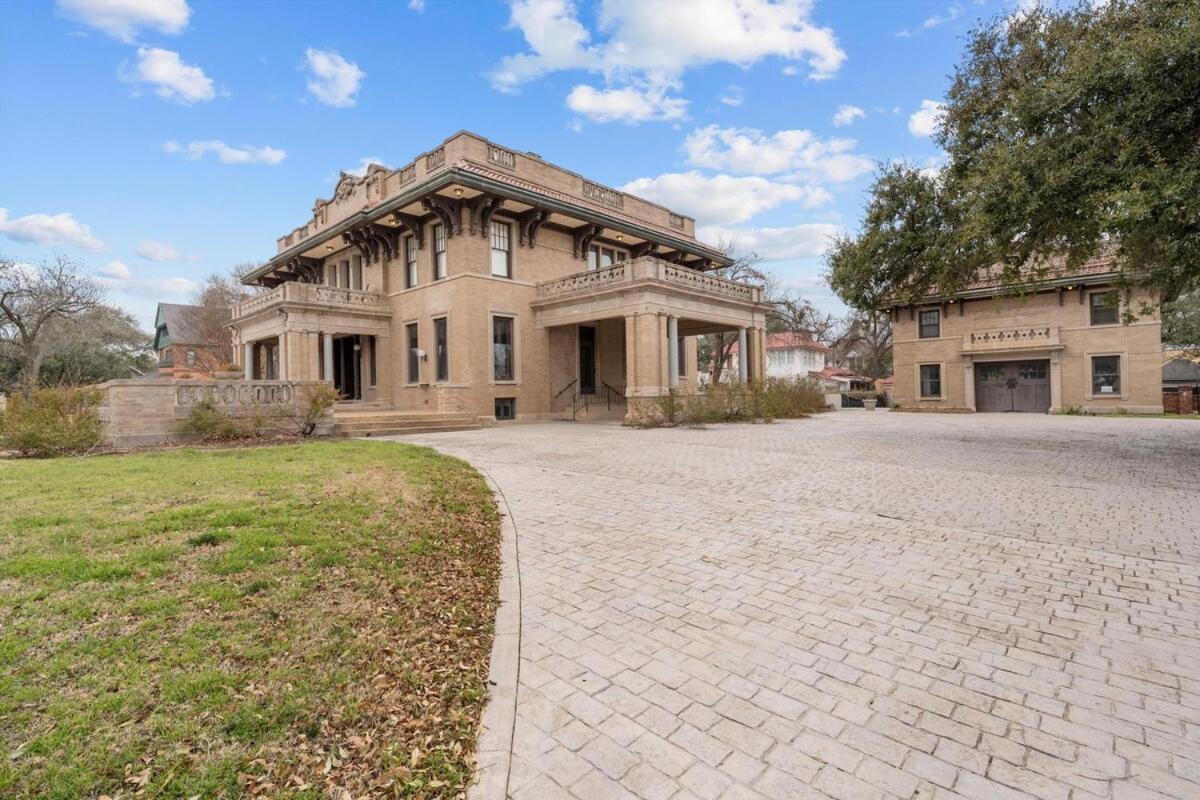 Historic Migel House In Downtown Waco Villa Bagian luar foto