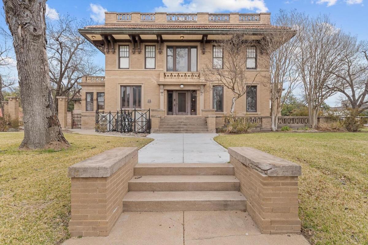 Historic Migel House In Downtown Waco Villa Bagian luar foto
